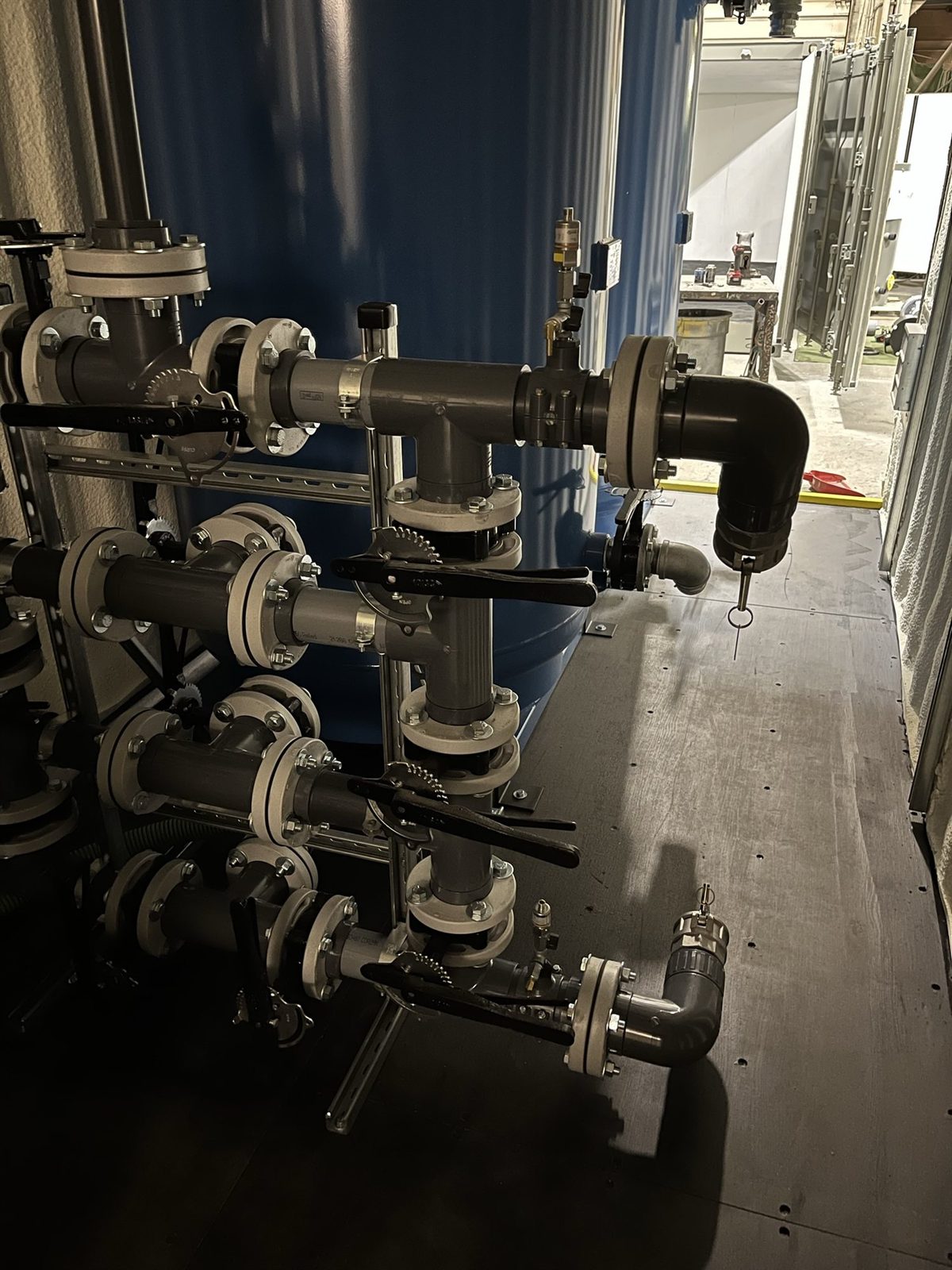Mountain House — tank manifold