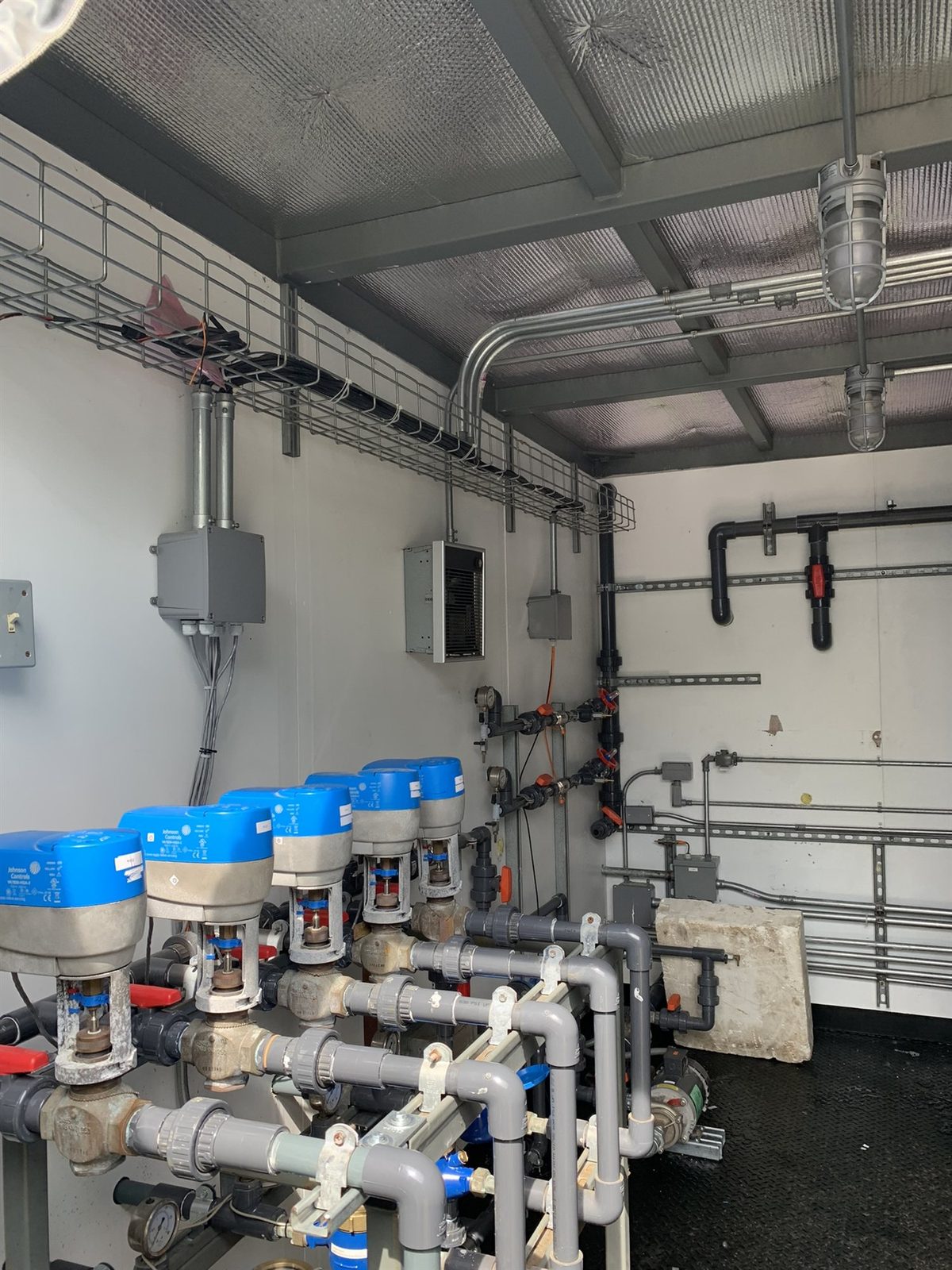 RW6002 — valve manifold